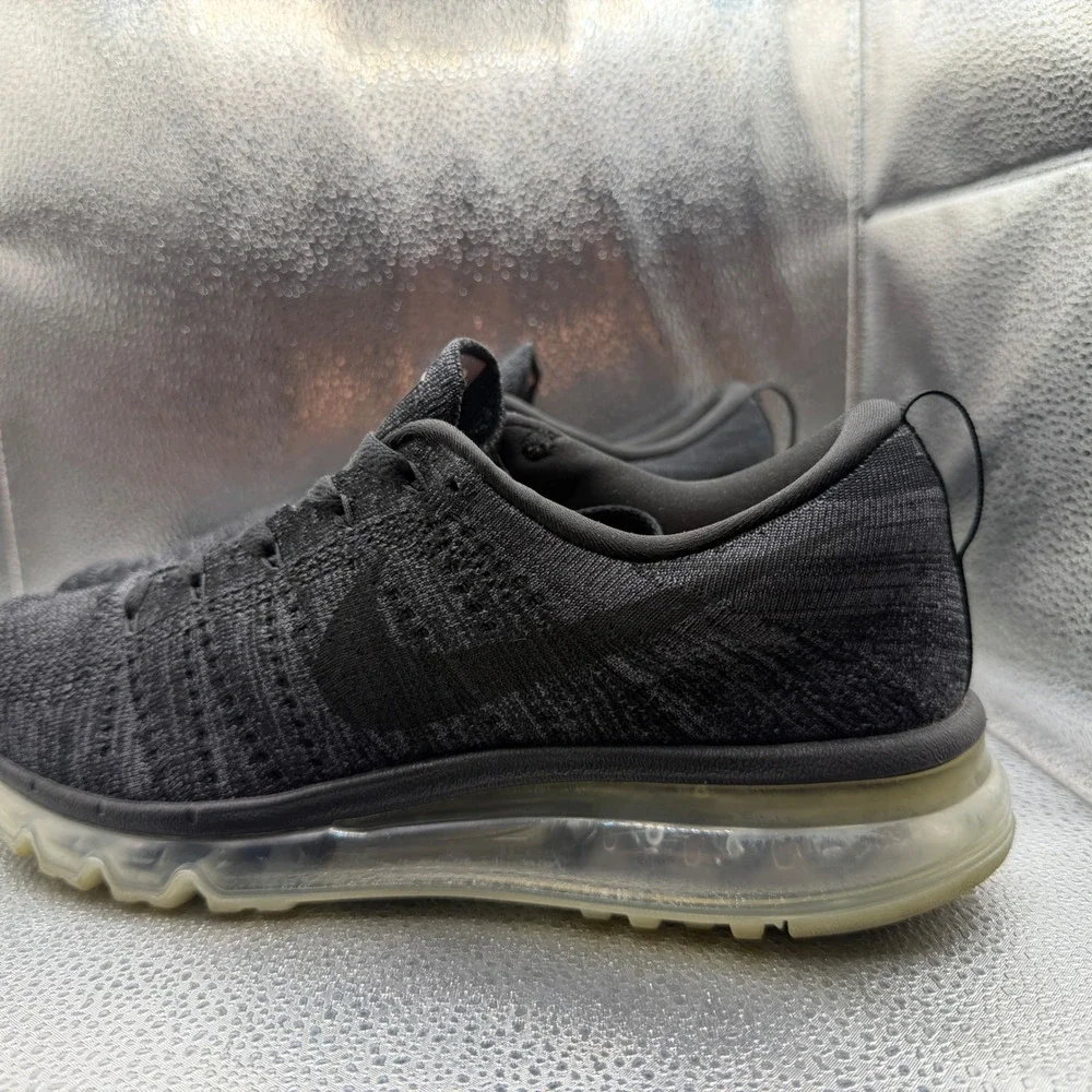 Size 10 Nike Flyknit Max Running Shoes Mens Black Grey Excellent 620469-010